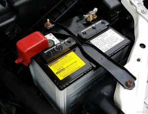 disconnect car battery